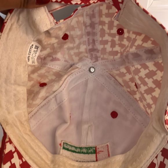 Dubai souvenir Koufyah Palestinian style red rêvera - Picture 3 of 3